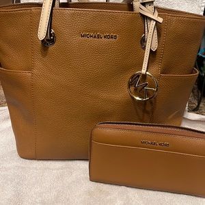 Michael kors purse and wallet